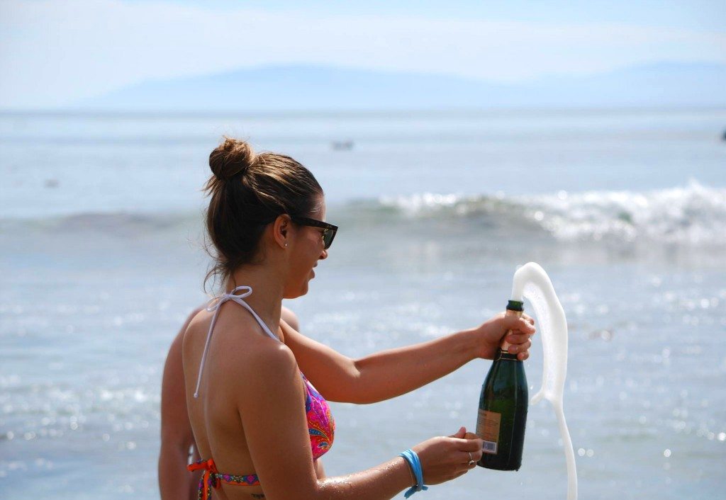 champagne_on_the_beach